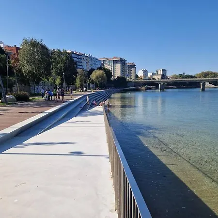 Bouzas. Garaje Con Cargador V.e. Vigo