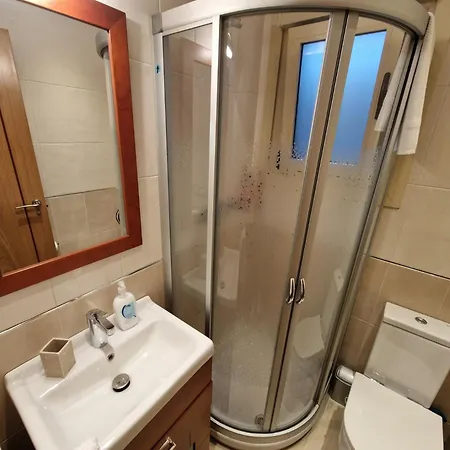 Bouzas. Garaje Con Cargador V.e. 比戈