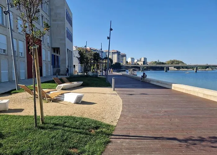 Daire Bouzas. Garaje Con Cargador V.e. *