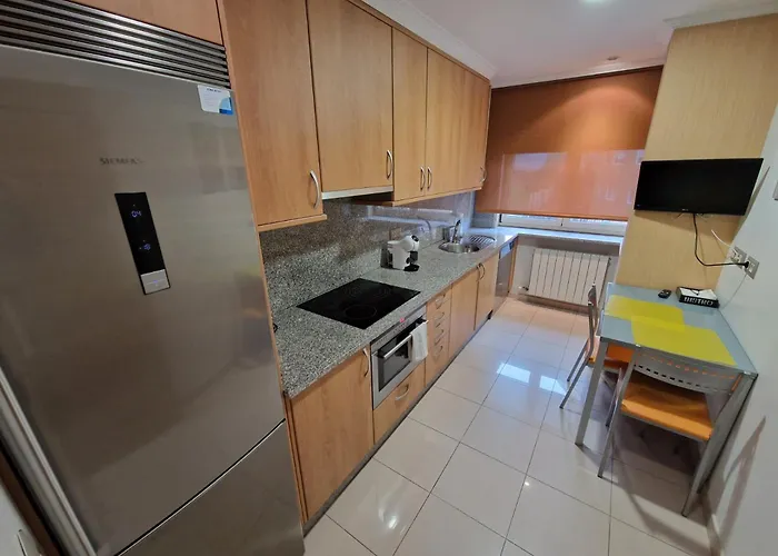 Bouzas. Garaje Con Cargador V.e. * Vigo